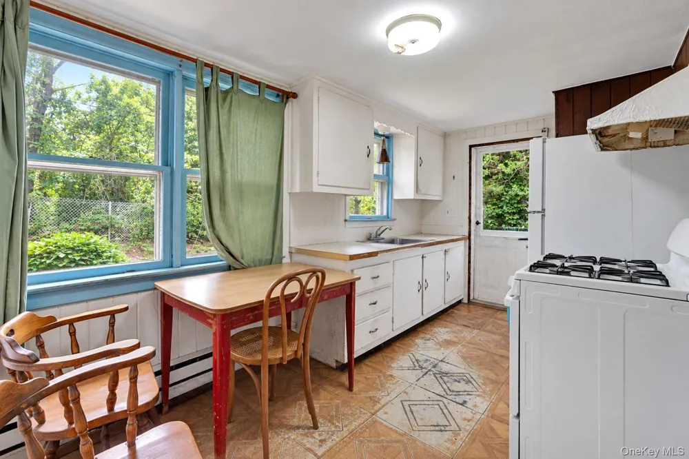 45 Peconic Road Hampton Bays, NY 11946