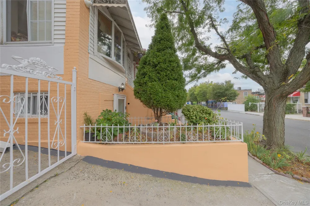3214 Fenton Avenue Bronx, NY 10469