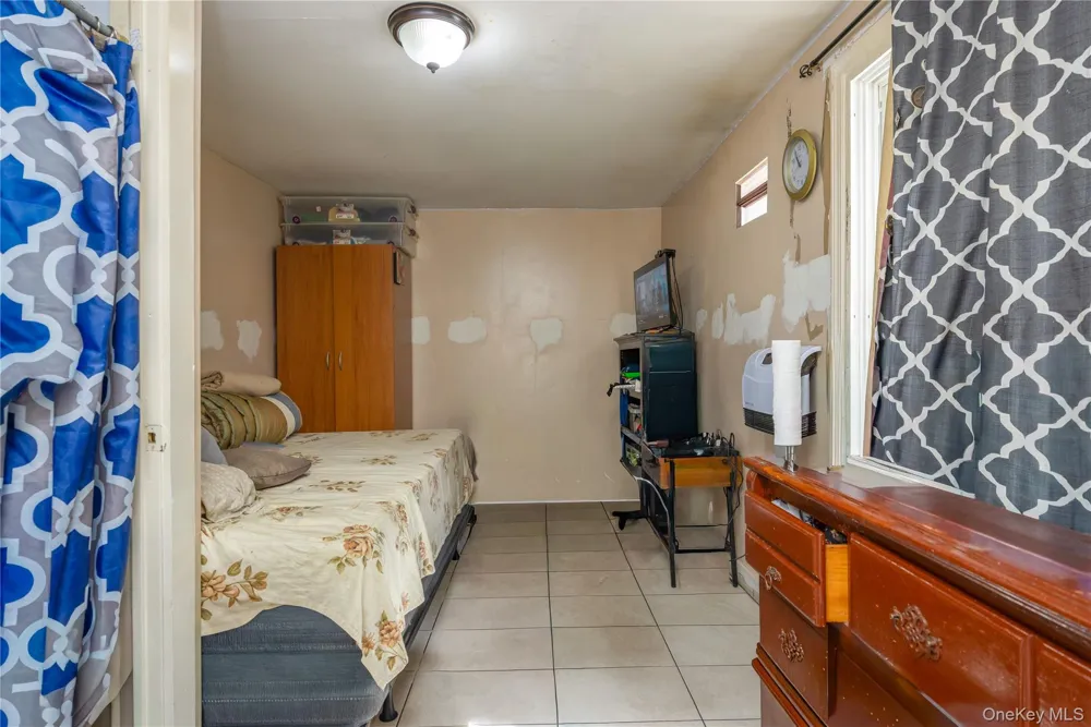 3214 Fenton Avenue Bronx, NY 10469