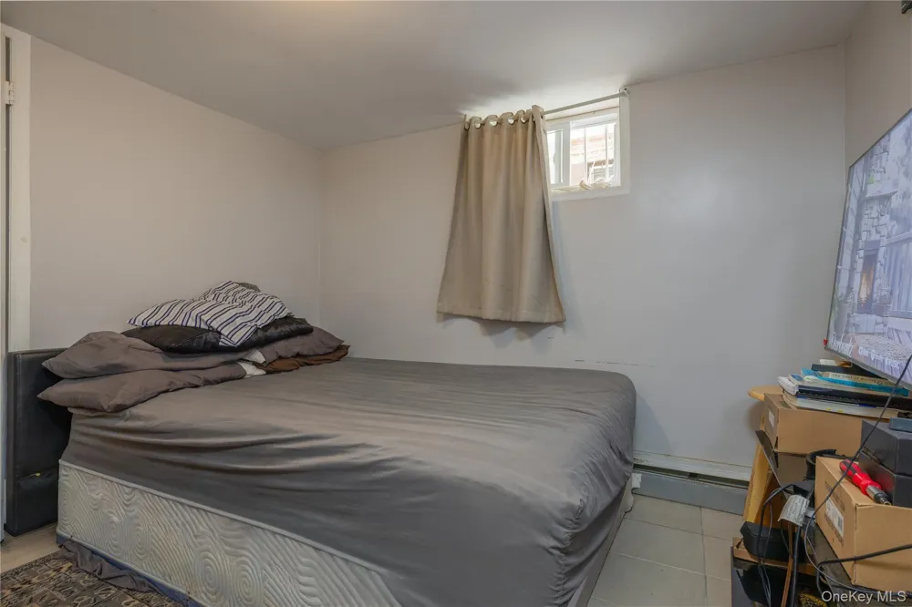 3214 Fenton Avenue Bronx, NY 10469