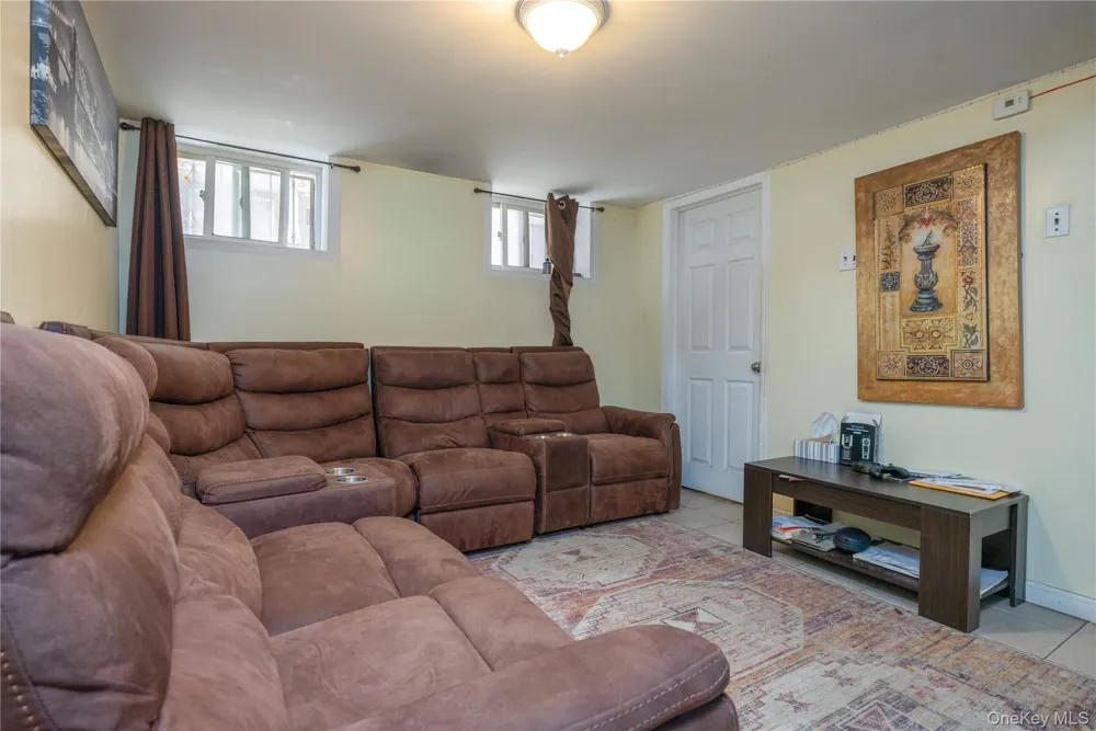 3214 Fenton Avenue Bronx, NY 10469
