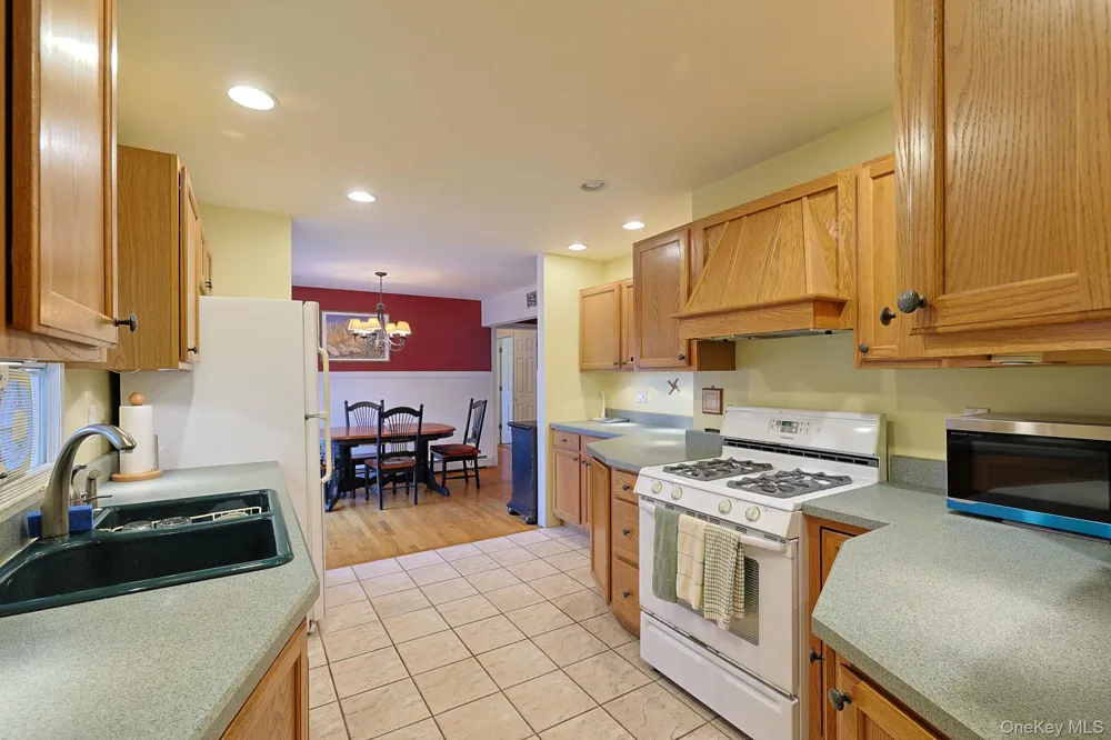 33 Magnolia Drive Fishkill, NY 12590