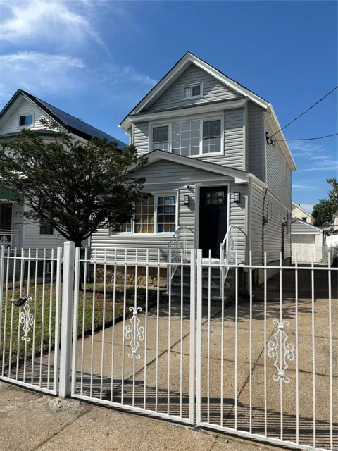 94-28 209 STREET