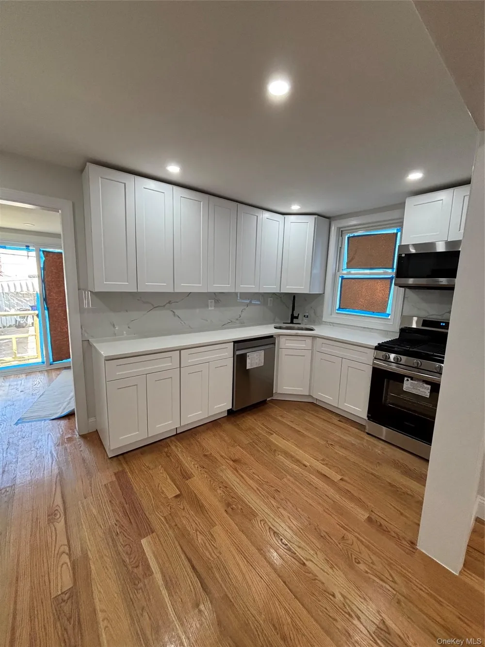 94-28 209th Street Queens Village, NY 11428
