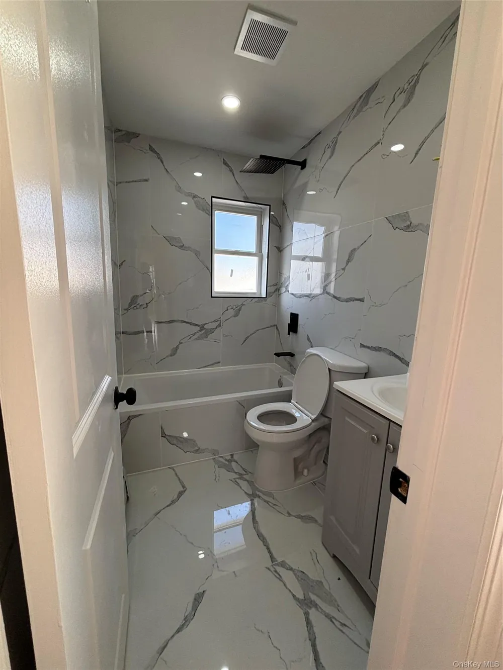 94-28 209th Street Queens Village, NY 11428