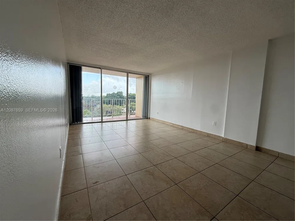 13120 SW 92nd Ave #B-520 Miami, FL 33176