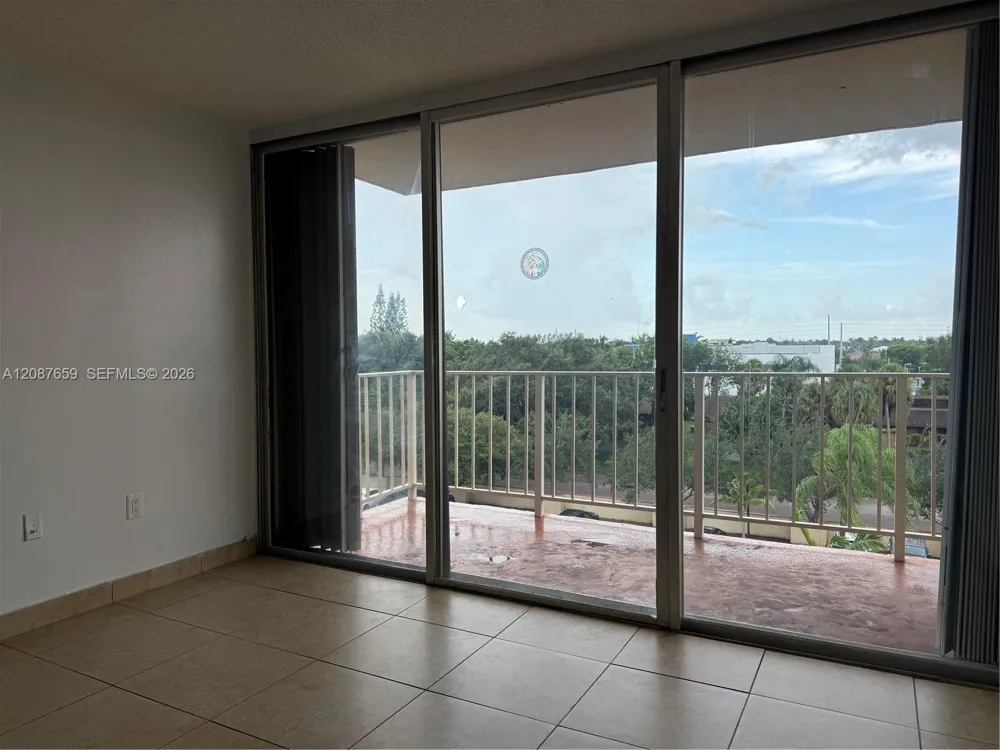 13120 SW 92nd Ave #B-520 Miami, FL 33176
