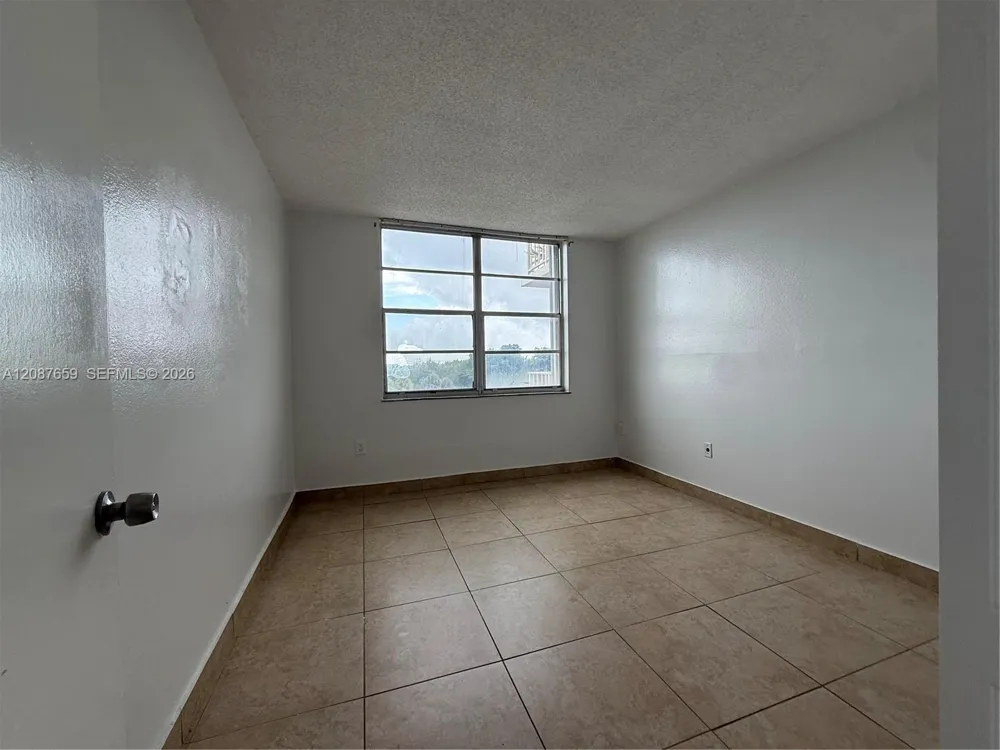 13120 SW 92nd Ave #B-520 Miami, FL 33176