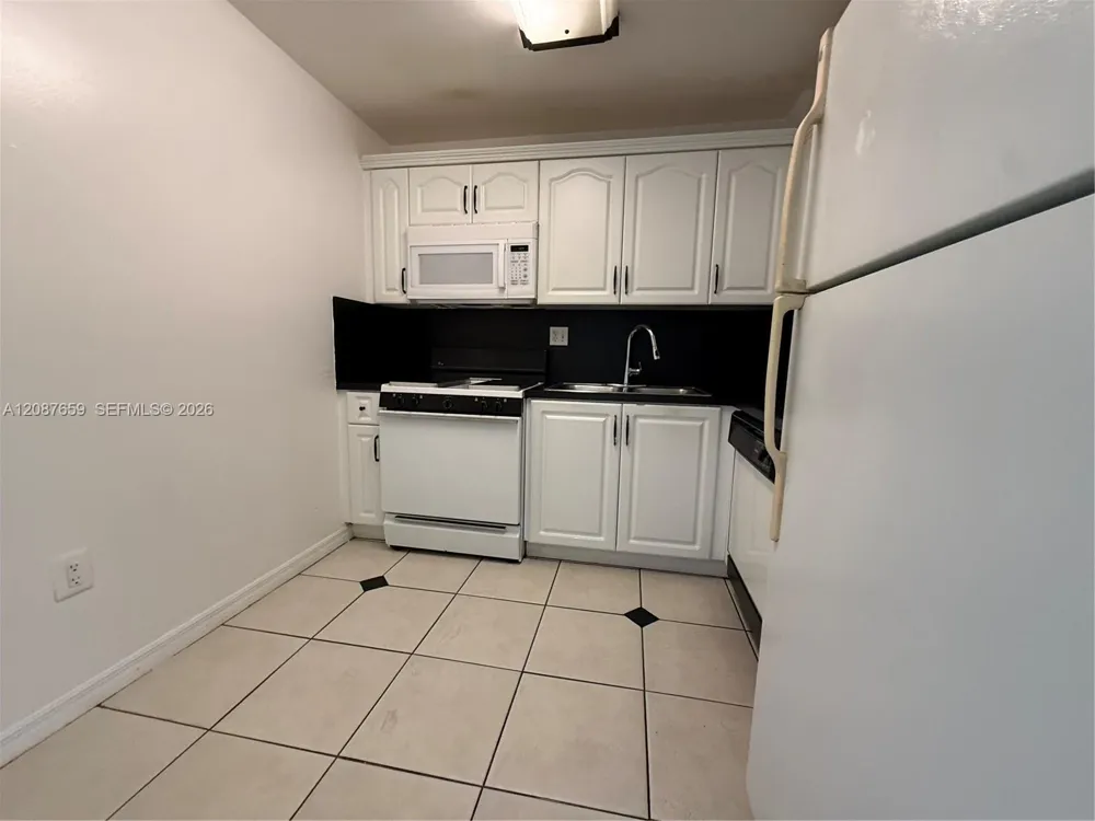 13120 SW 92nd Ave #B-520 Miami, FL 33176