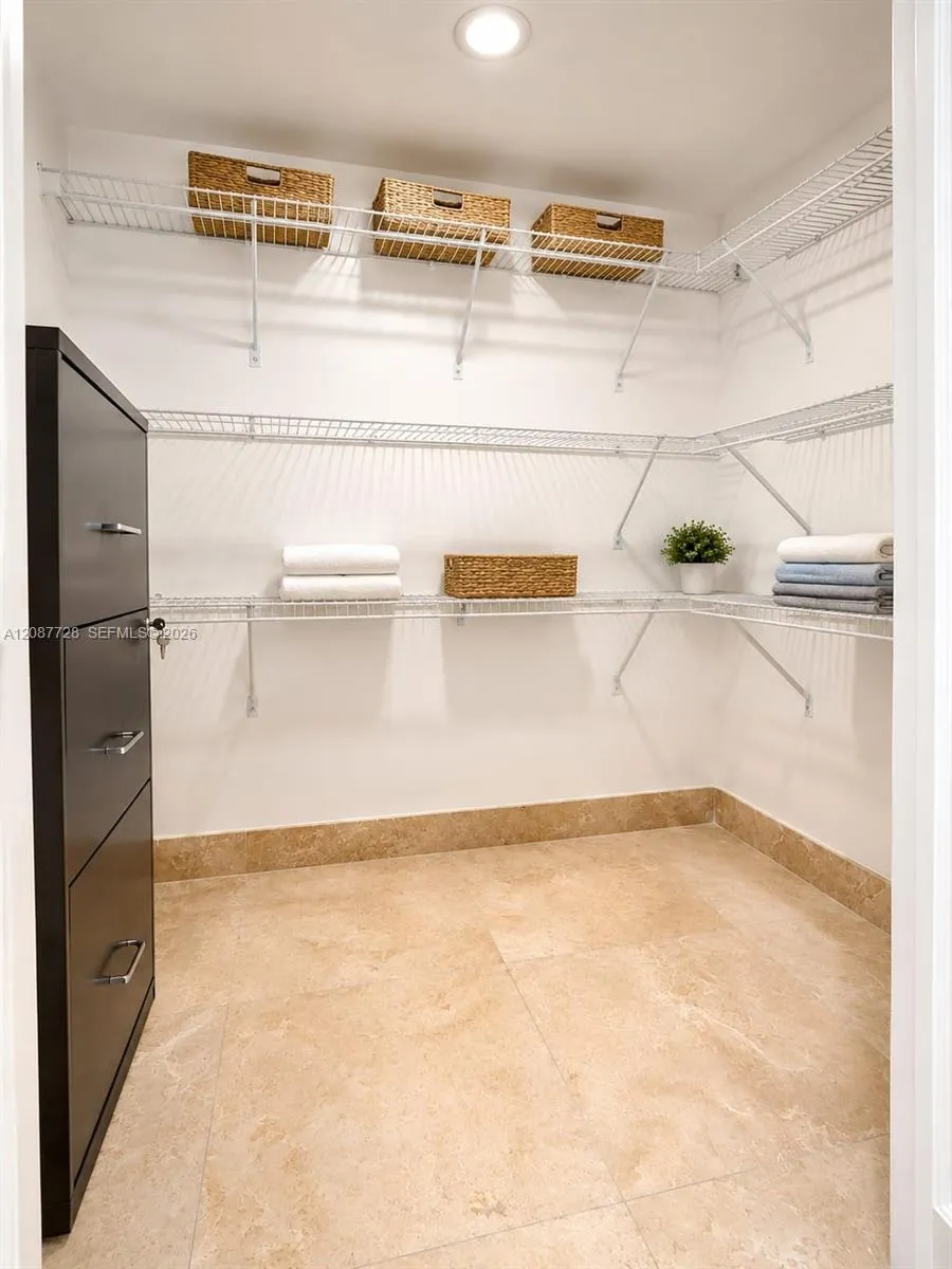 50 Biscayne Blvd #4106 Miami, FL 33132