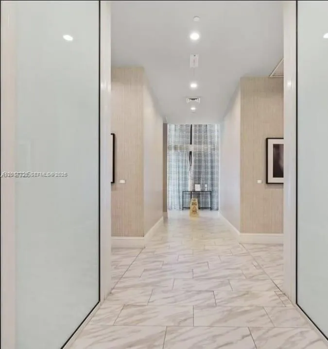 50 Biscayne Blvd #4106 Miami, FL 33132