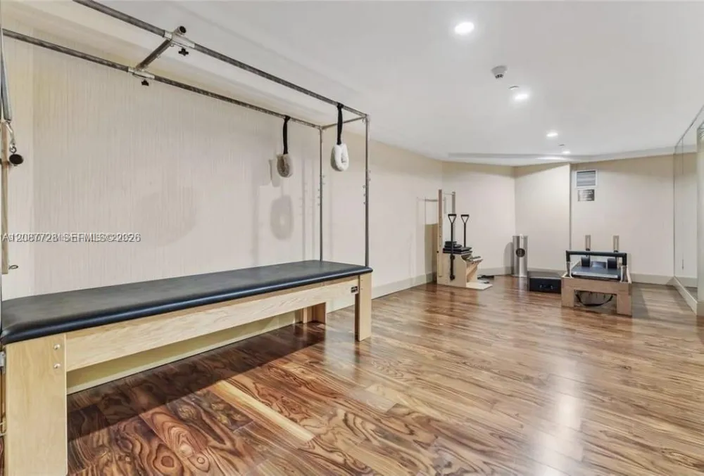 50 Biscayne Blvd #4106 Miami, FL 33132