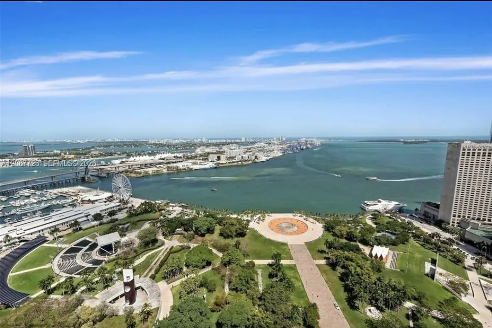50 Biscayne Blvd #4106 Miami, FL 33132