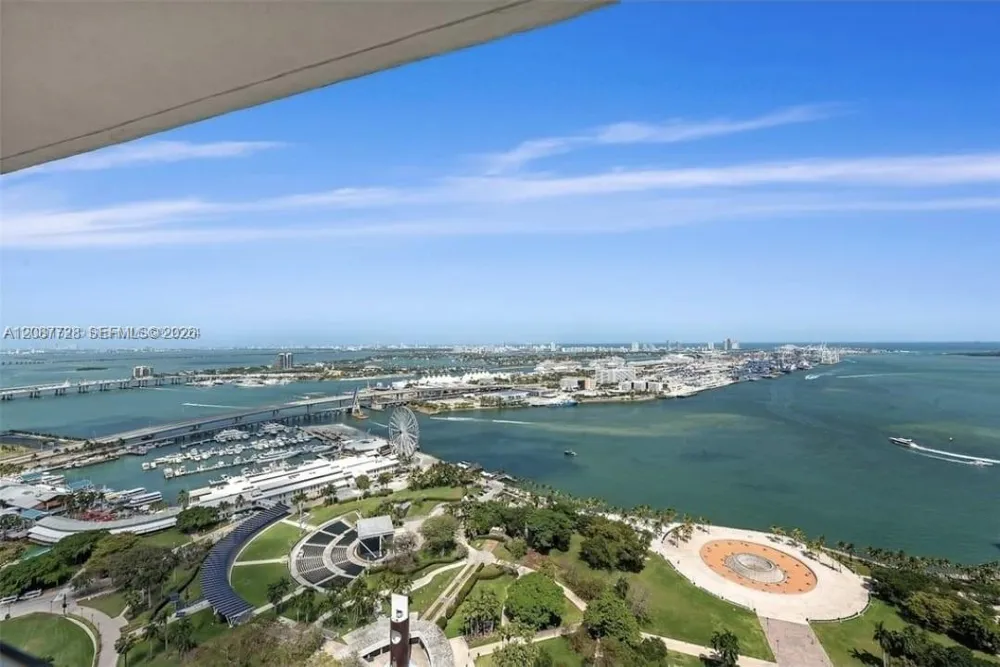 50 Biscayne Blvd #4106 Miami, FL 33132