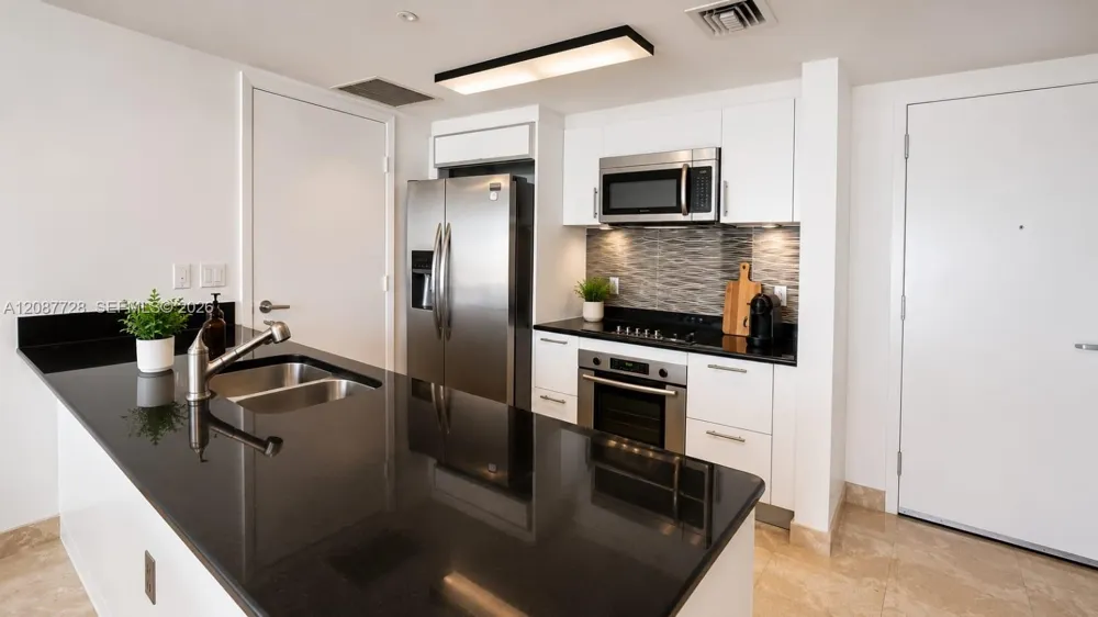 50 Biscayne Blvd #4106 Miami, FL 33132