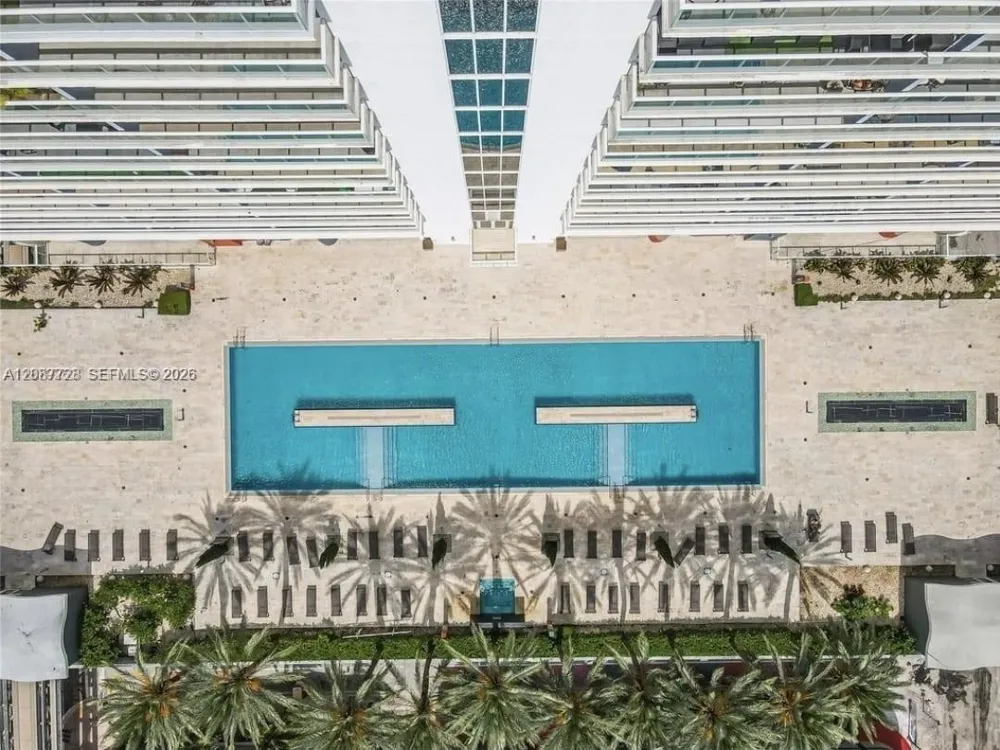 50 Biscayne Blvd #4106 Miami, FL 33132
