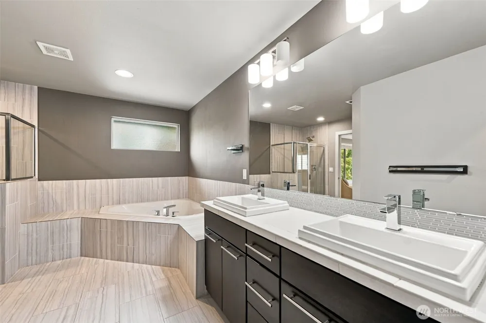 3725 200th Place SE Bothell, WA 98012