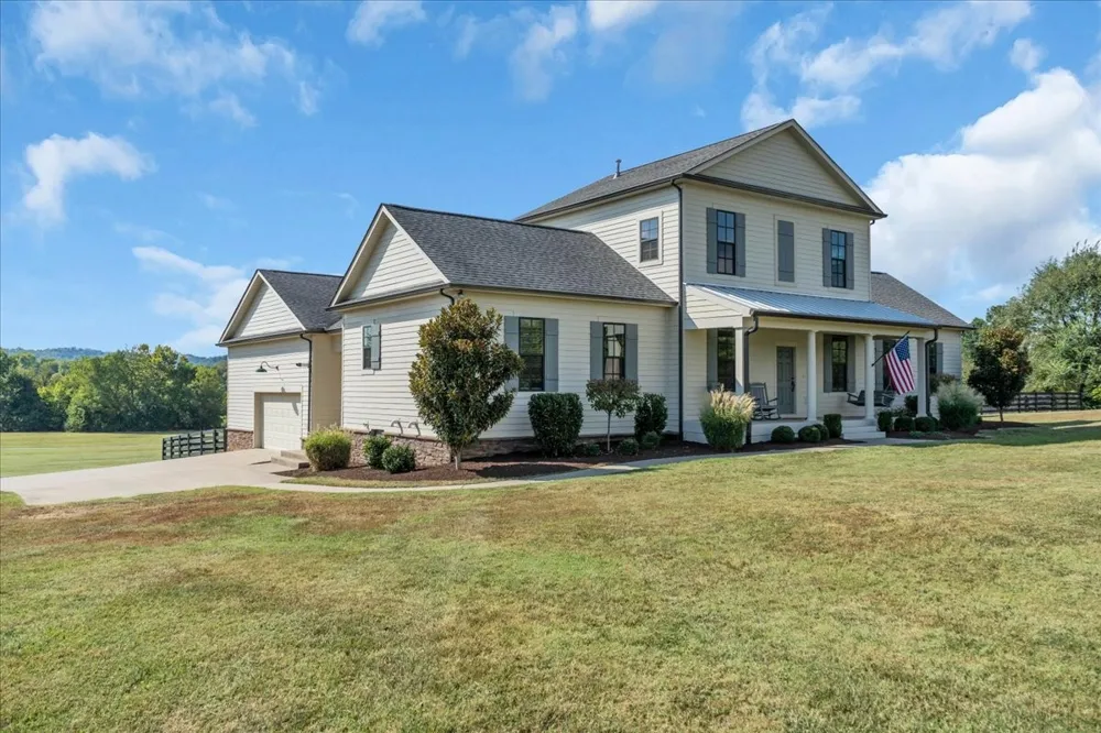1201 Carters Creek Pike Columbia, TN 38401
