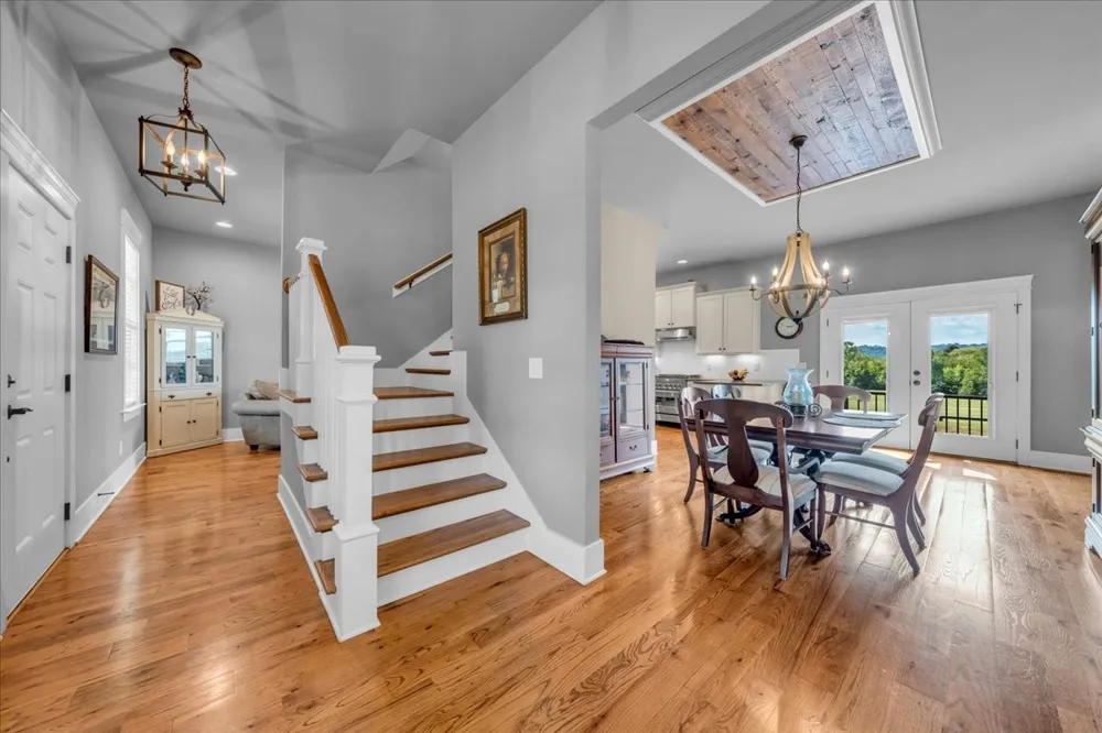 1201 Carters Creek Pike Columbia, TN 38401