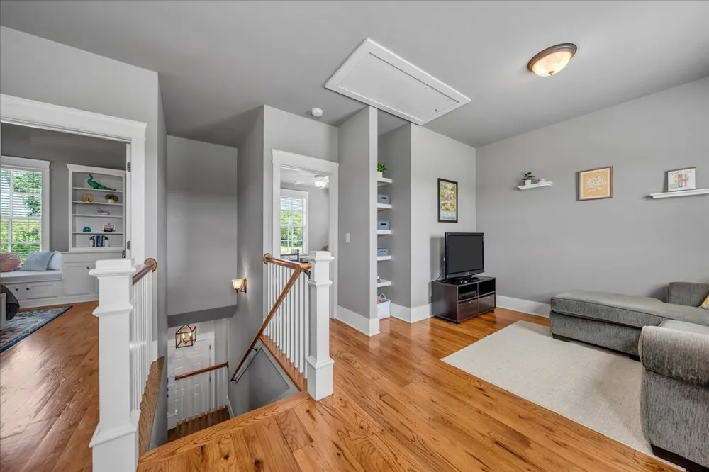 1201 Carters Creek Pike Columbia, TN 38401