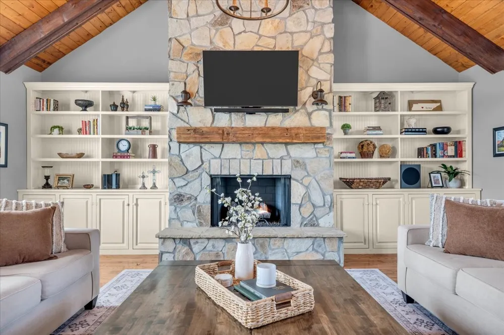 1201 Carters Creek Pike Columbia, TN 38401