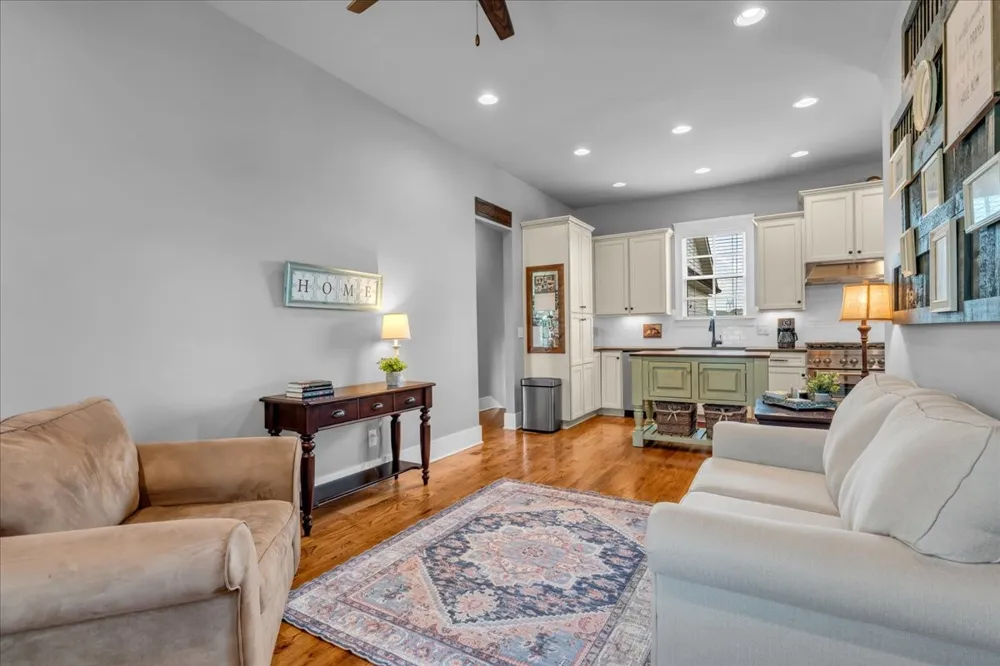 1201 Carters Creek Pike Columbia, TN 38401