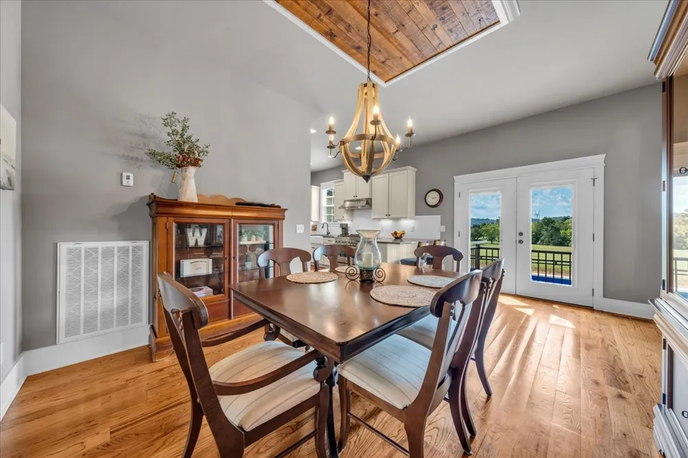 1201 Carters Creek Pike Columbia, TN 38401