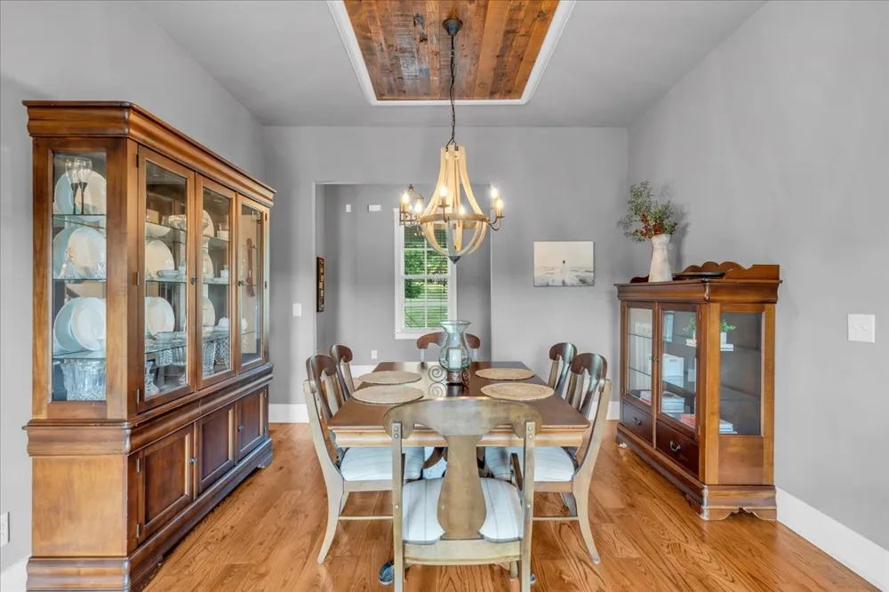 1201 Carters Creek Pike Columbia, TN 38401