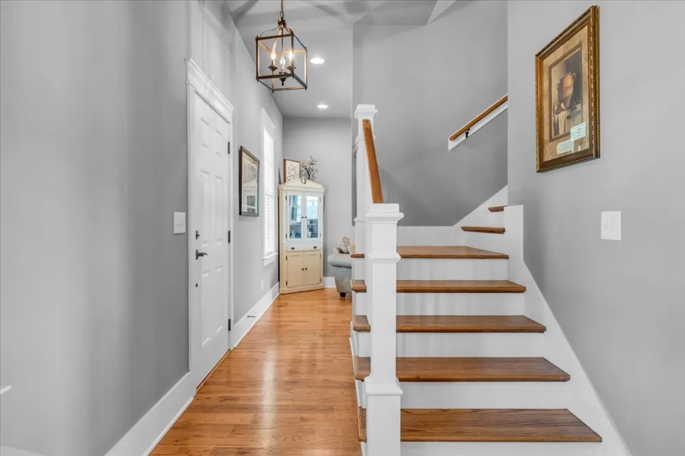 1201 Carters Creek Pike Columbia, TN 38401