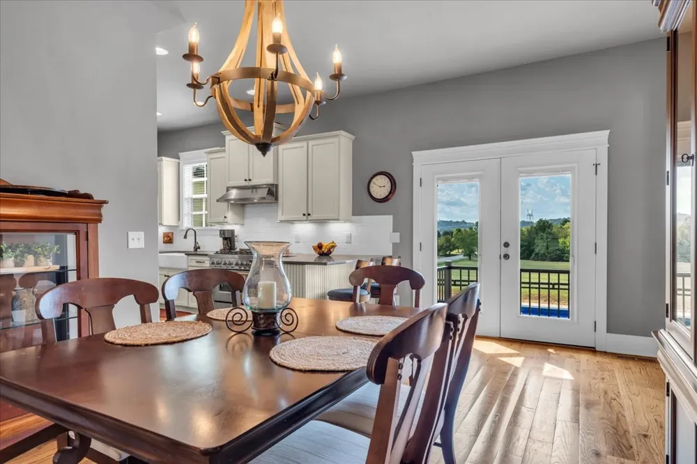 1201 Carters Creek Pike Columbia, TN 38401