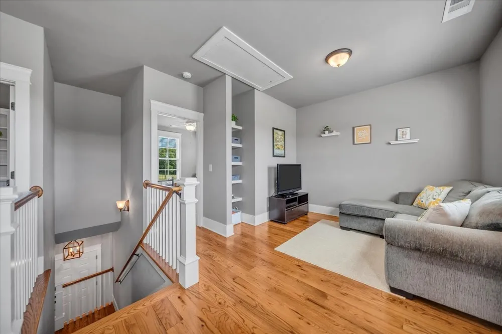 1201 Carters Creek Pike Columbia, TN 38401