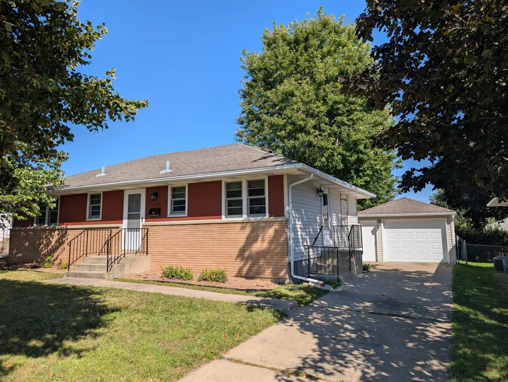 1512 16 1/2 AVENUE Rochester, MN 55901
