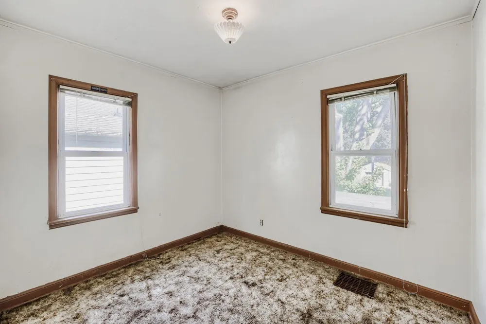 1084 Gorman Avenue West Saint Paul, MN 55118