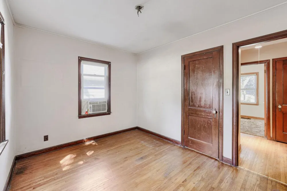 1084 Gorman Avenue West Saint Paul, MN 55118