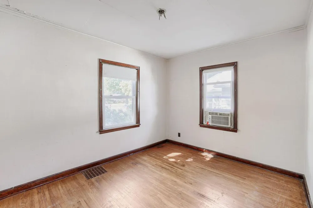 1084 Gorman Avenue West Saint Paul, MN 55118