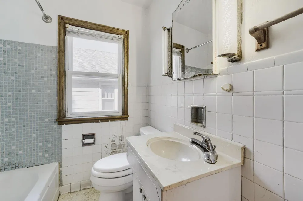 1084 Gorman Avenue West Saint Paul, MN 55118
