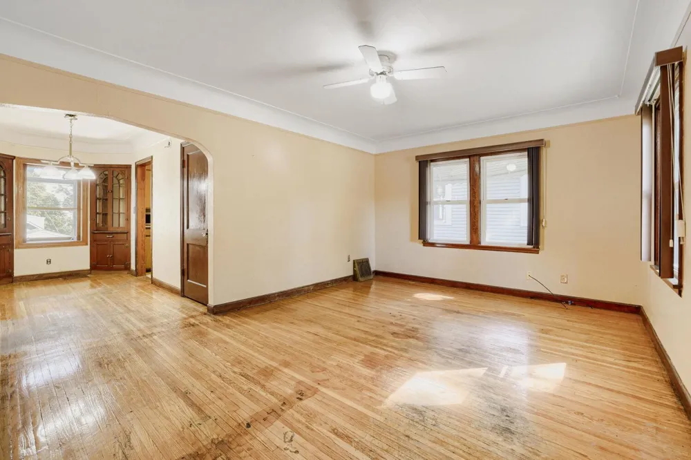 1084 Gorman Avenue West Saint Paul, MN 55118