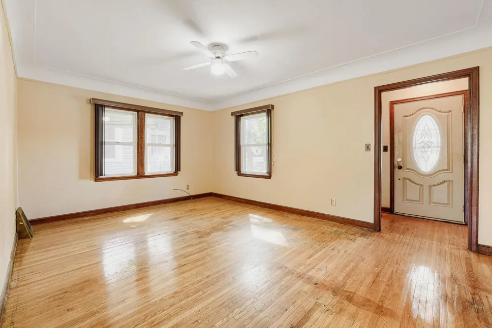 1084 Gorman Avenue West Saint Paul, MN 55118