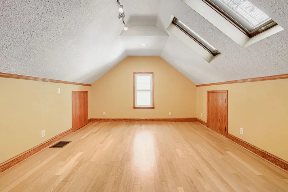 1084 Gorman Avenue West Saint Paul, MN 55118