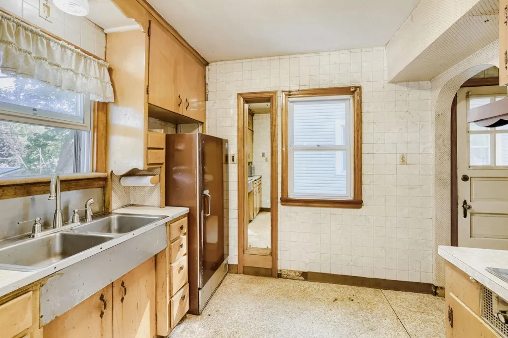 1084 Gorman Avenue West Saint Paul, MN 55118