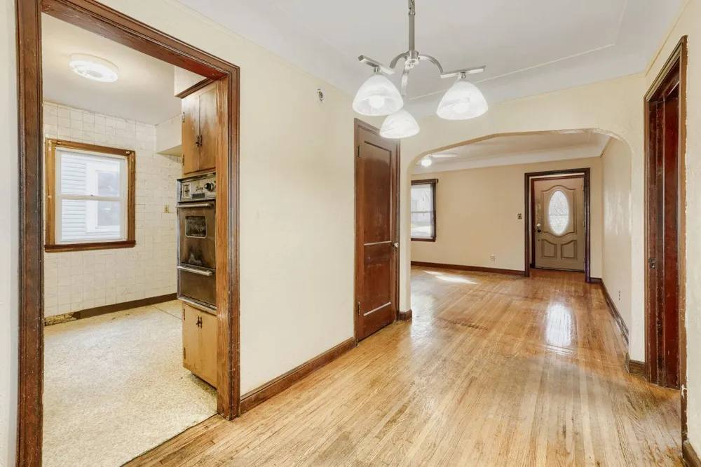1084 Gorman Avenue West Saint Paul, MN 55118