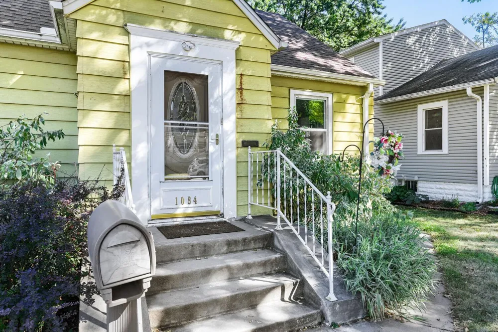 1084 Gorman Avenue West Saint Paul, MN 55118