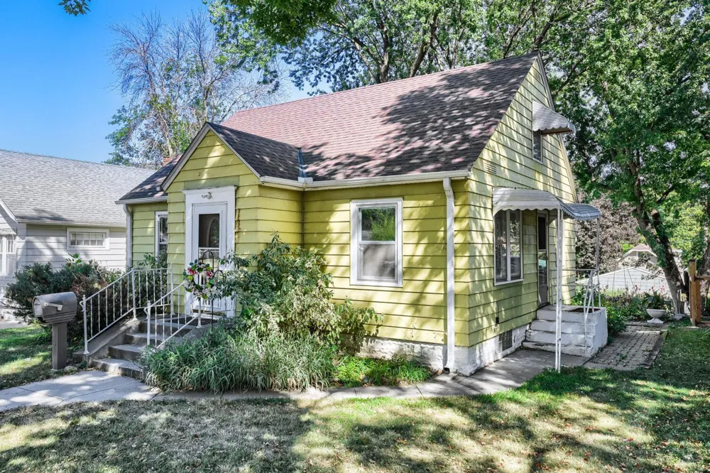 1084 Gorman Avenue West Saint Paul, MN 55118