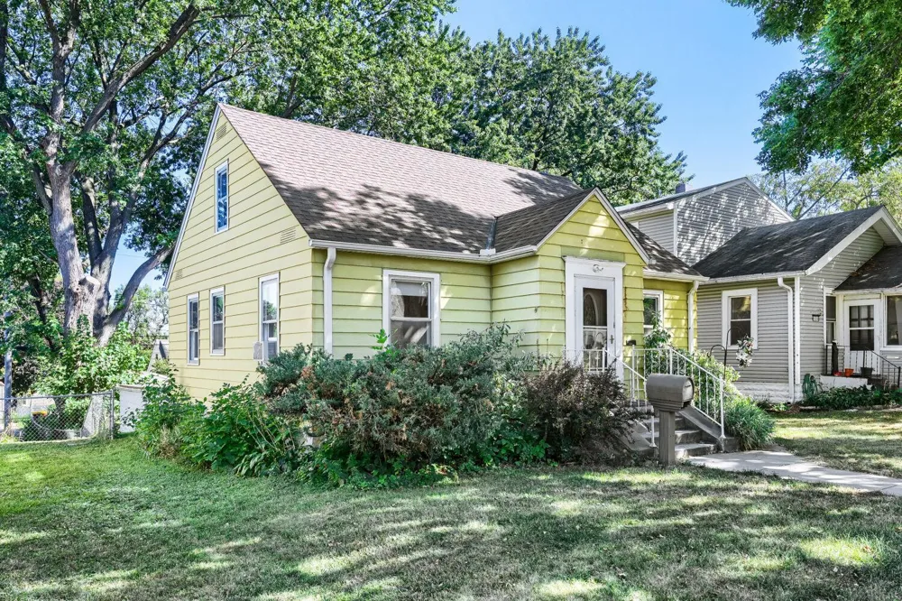 1084 Gorman Avenue West Saint Paul, MN 55118