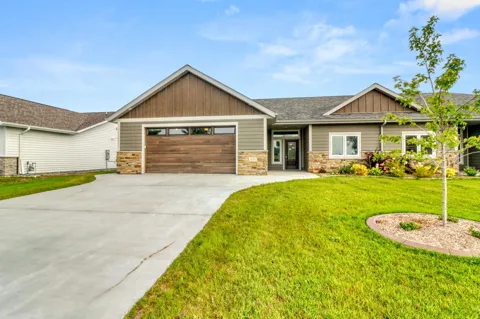 830 Lake Forest Circle