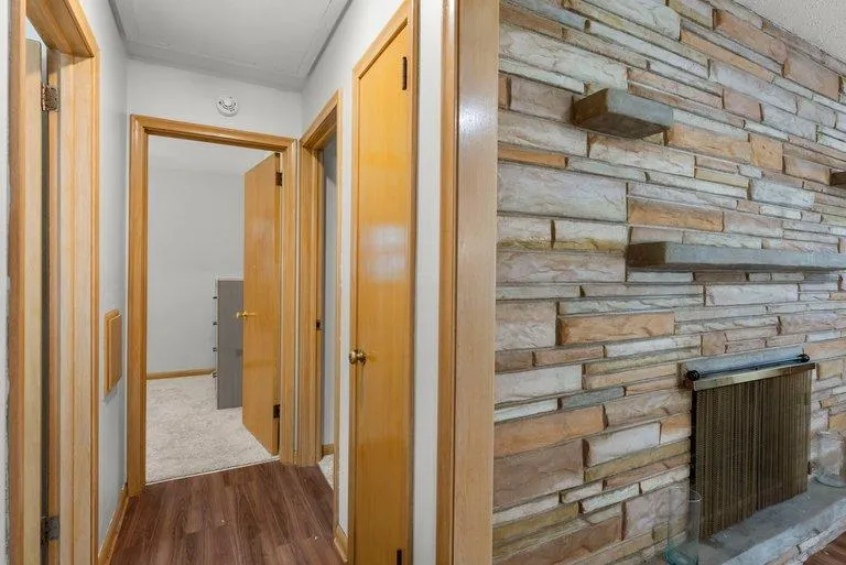 1689 Edgemont Street Maplewood, MN 55117