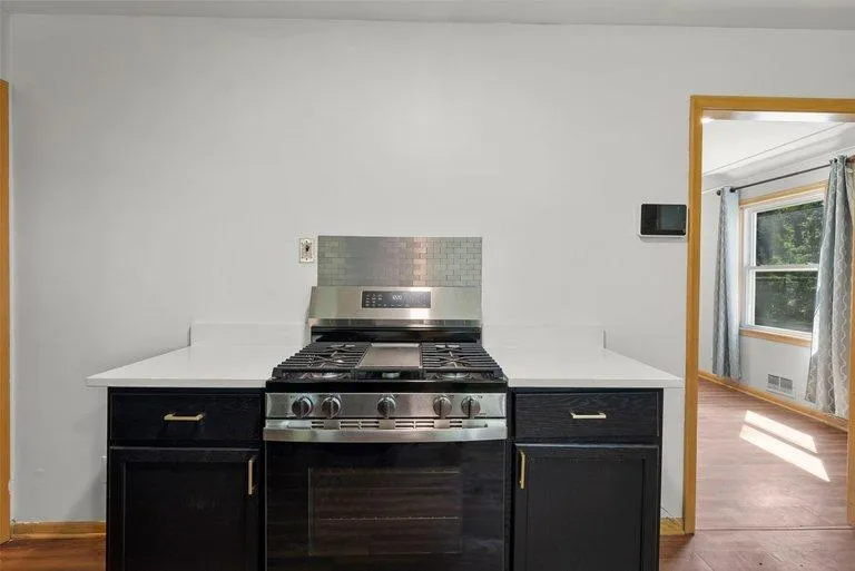 1689 Edgemont Street Maplewood, MN 55117