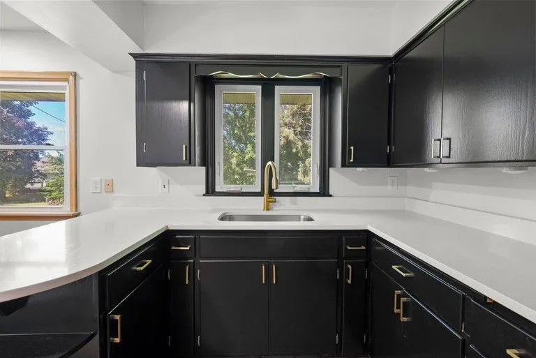 1689 Edgemont Street Maplewood, MN 55117