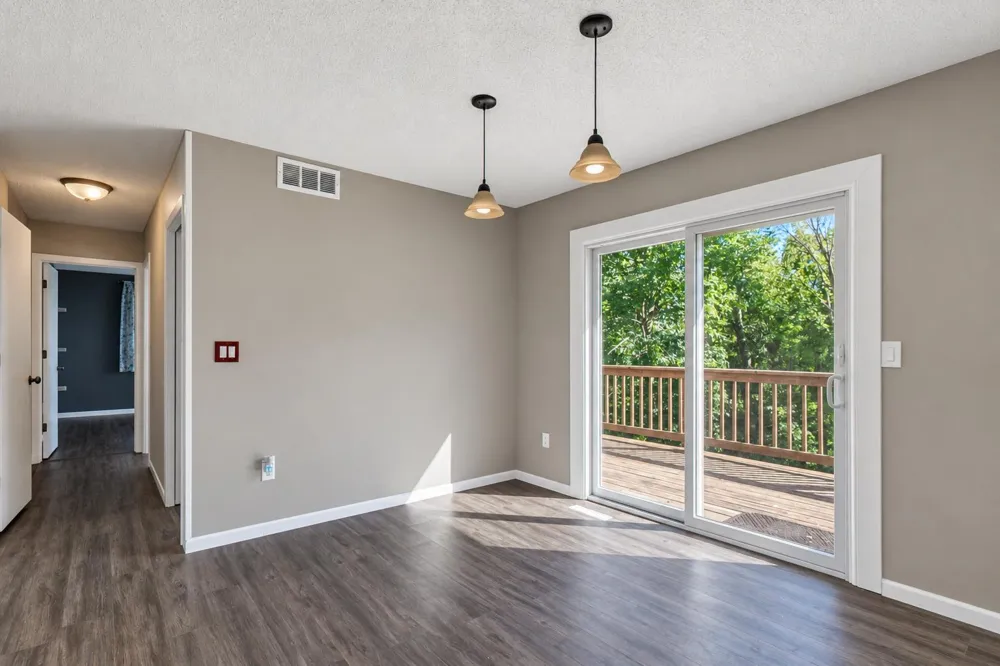 1011 Cordova Avenue Le Center, MN 56057