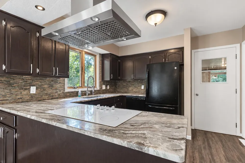 1011 Cordova Avenue Le Center, MN 56057